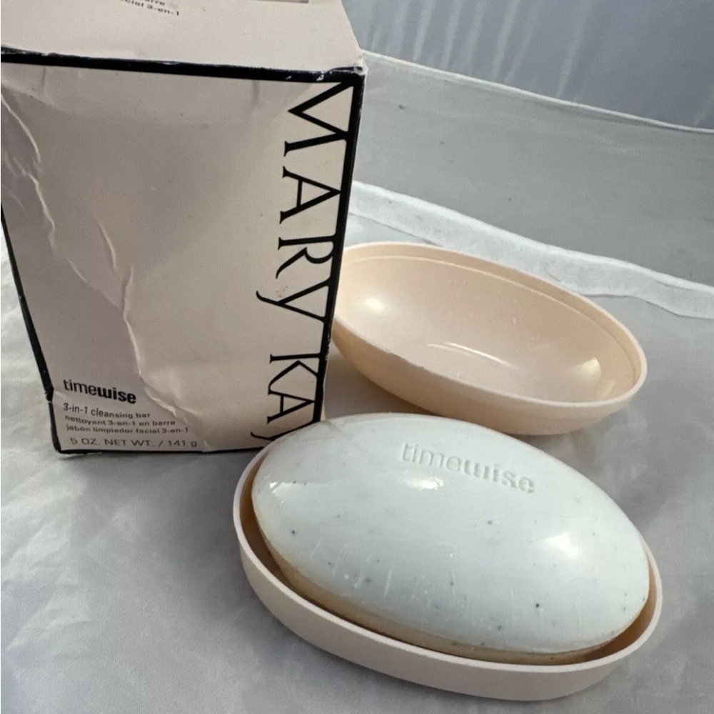 Mary Kay Timewise 3-in-1 Cleansing Bar with Case - White 027914